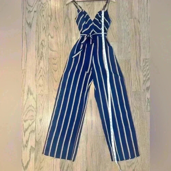 Selfie Leslie Women’s Kallie Navy Striped Jumpsuit Size X-Small - Picture 9 of 13